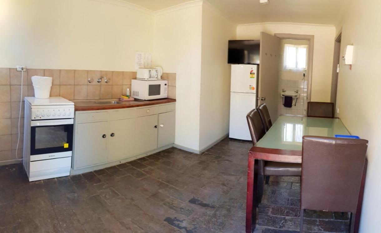 A1Cabins Hotel Ceduna Bagian luar foto