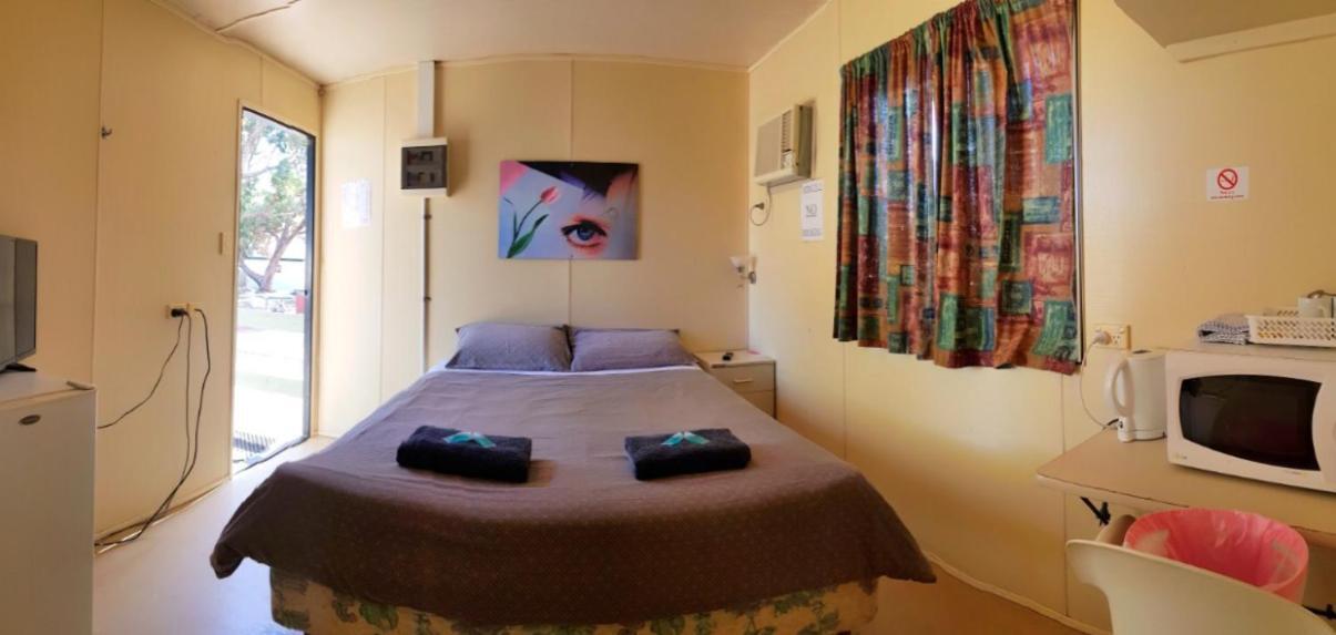 A1Cabins Hotel Ceduna Bagian luar foto